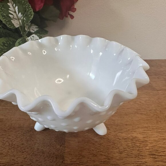 Vintage Fenton Hobnail Milk Glass Bowl Ruffled‎ Edge Tripod Footed Dish White - Picture 2 of 4